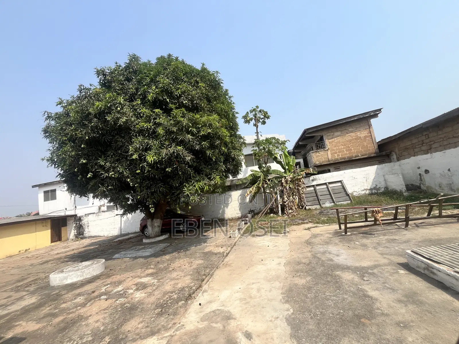 4bdrm Apartment in Dansoman for sale