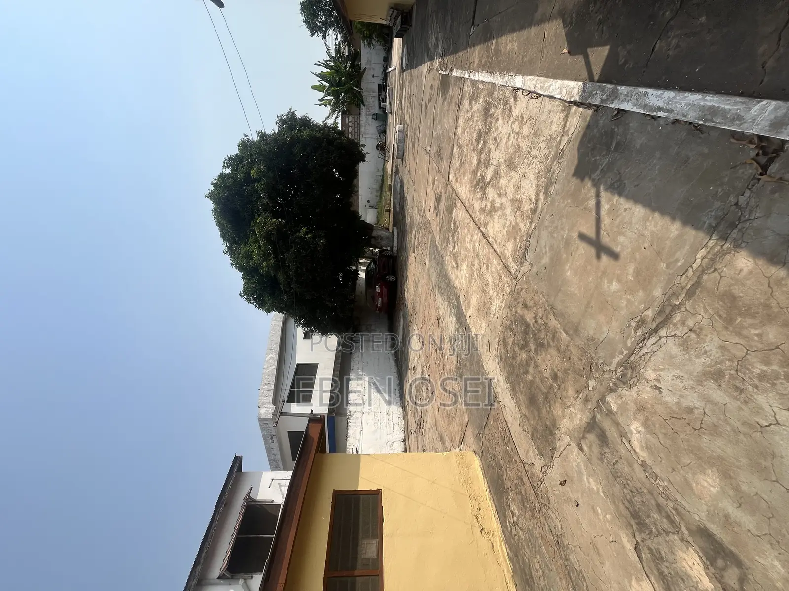 4bdrm Apartment in Dansoman for sale