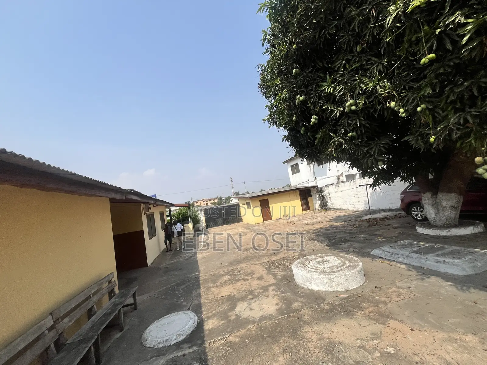 4bdrm Apartment in Dansoman for sale