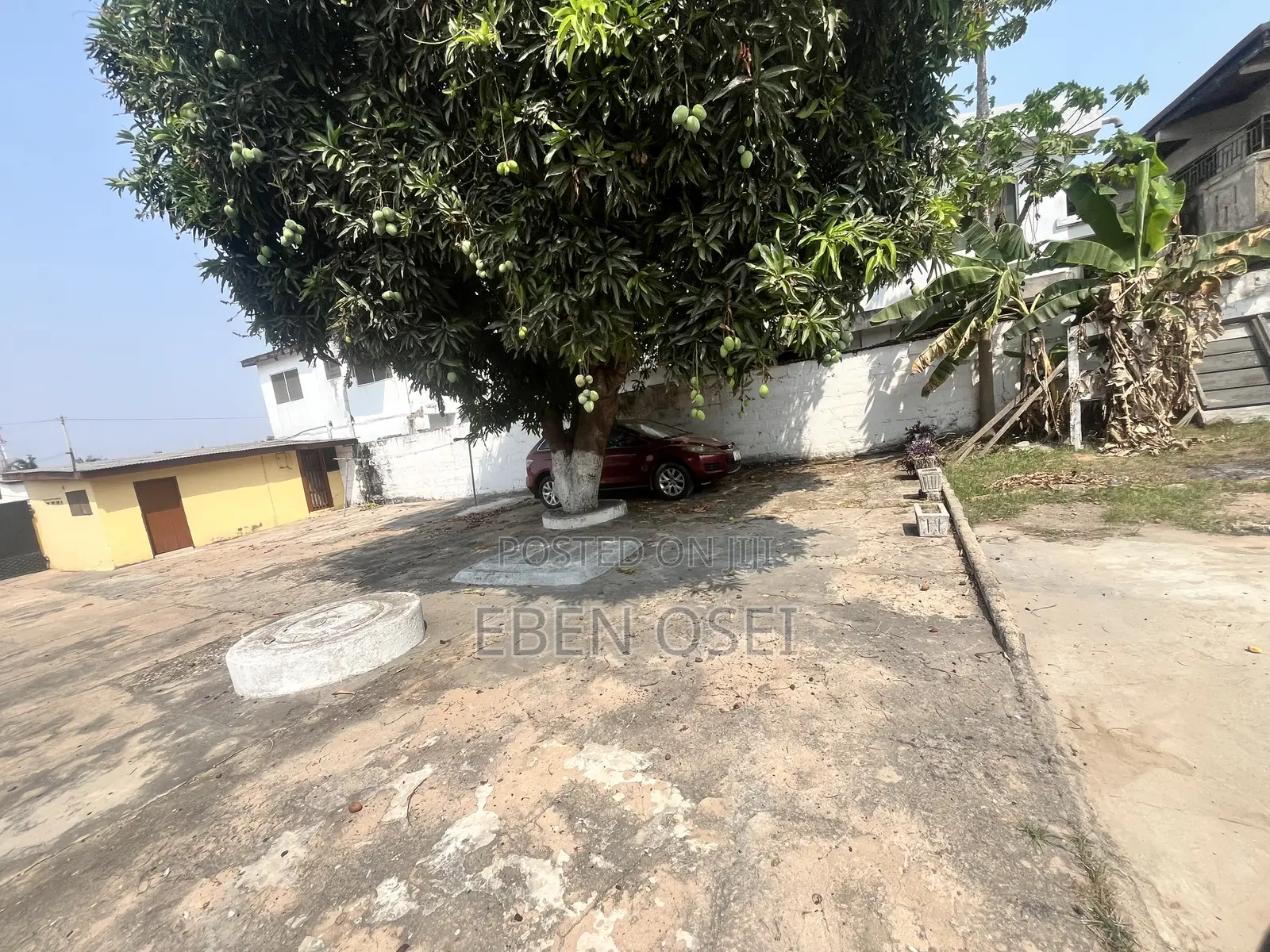 4bdrm Apartment in Dansoman for sale