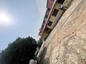 4bdrm Apartment in Dansoman for sale
