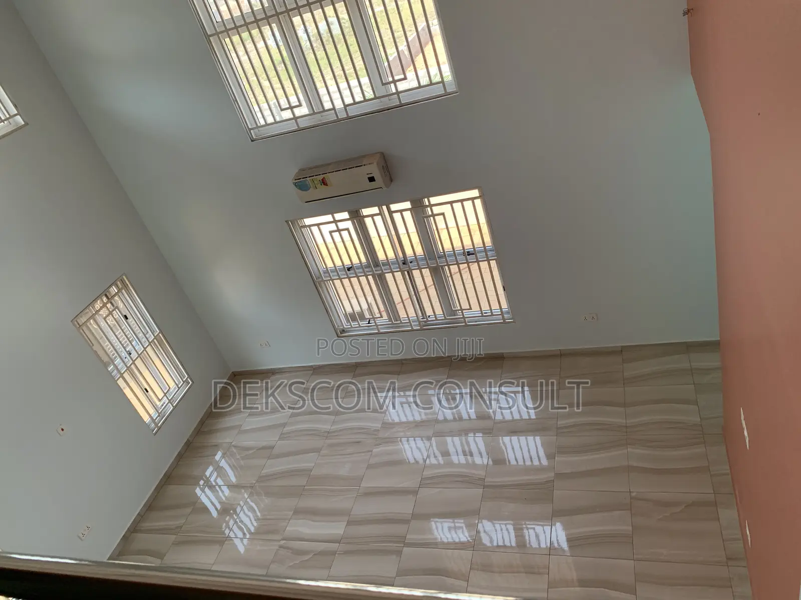 4bdrm House in Oyibi for sale