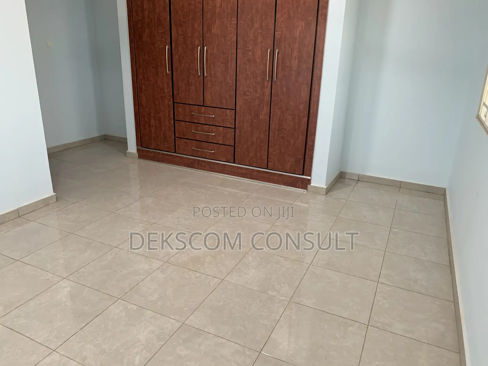 4bdrm House in Oyibi for sale