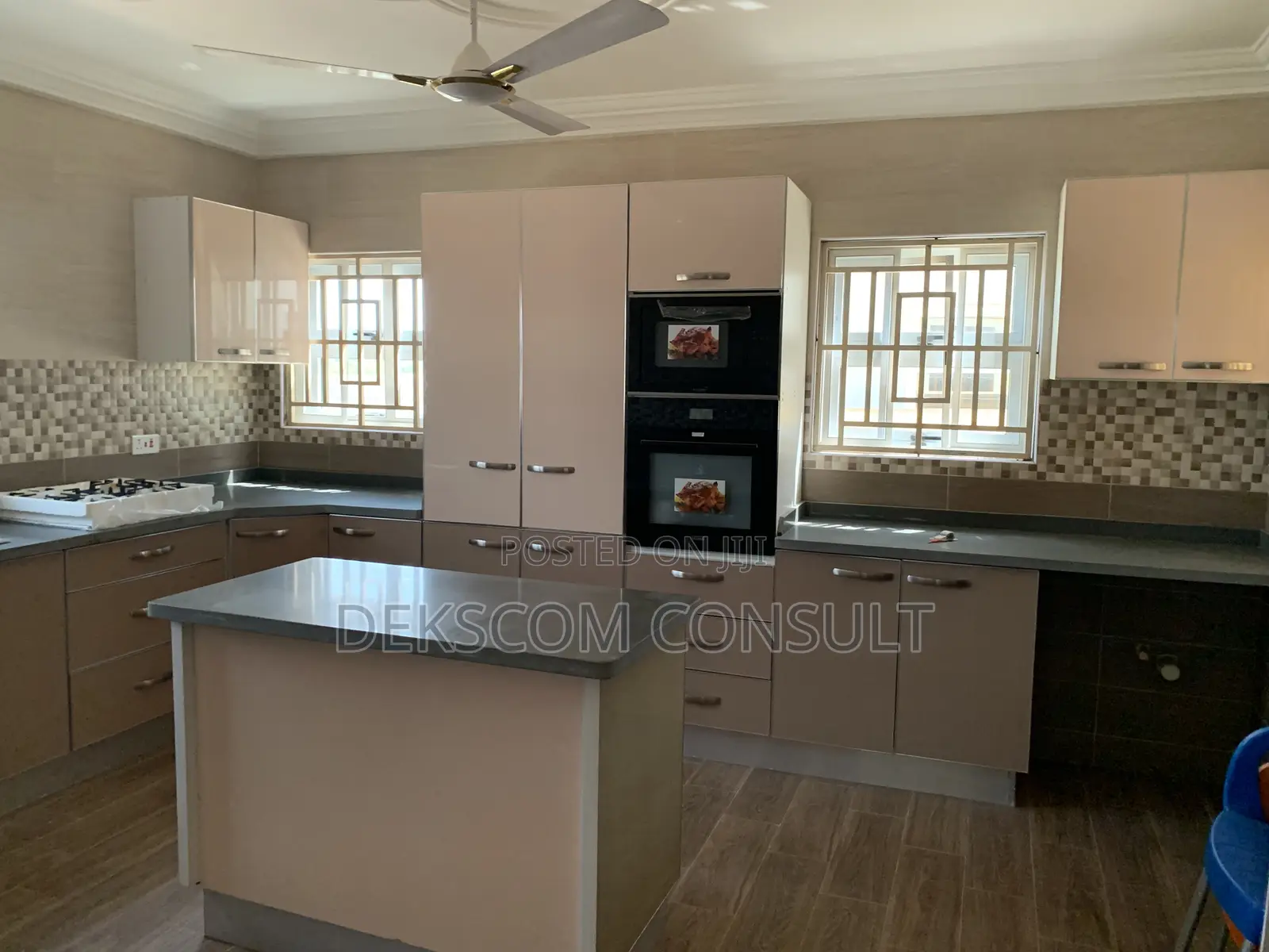 4bdrm House in Oyibi for sale