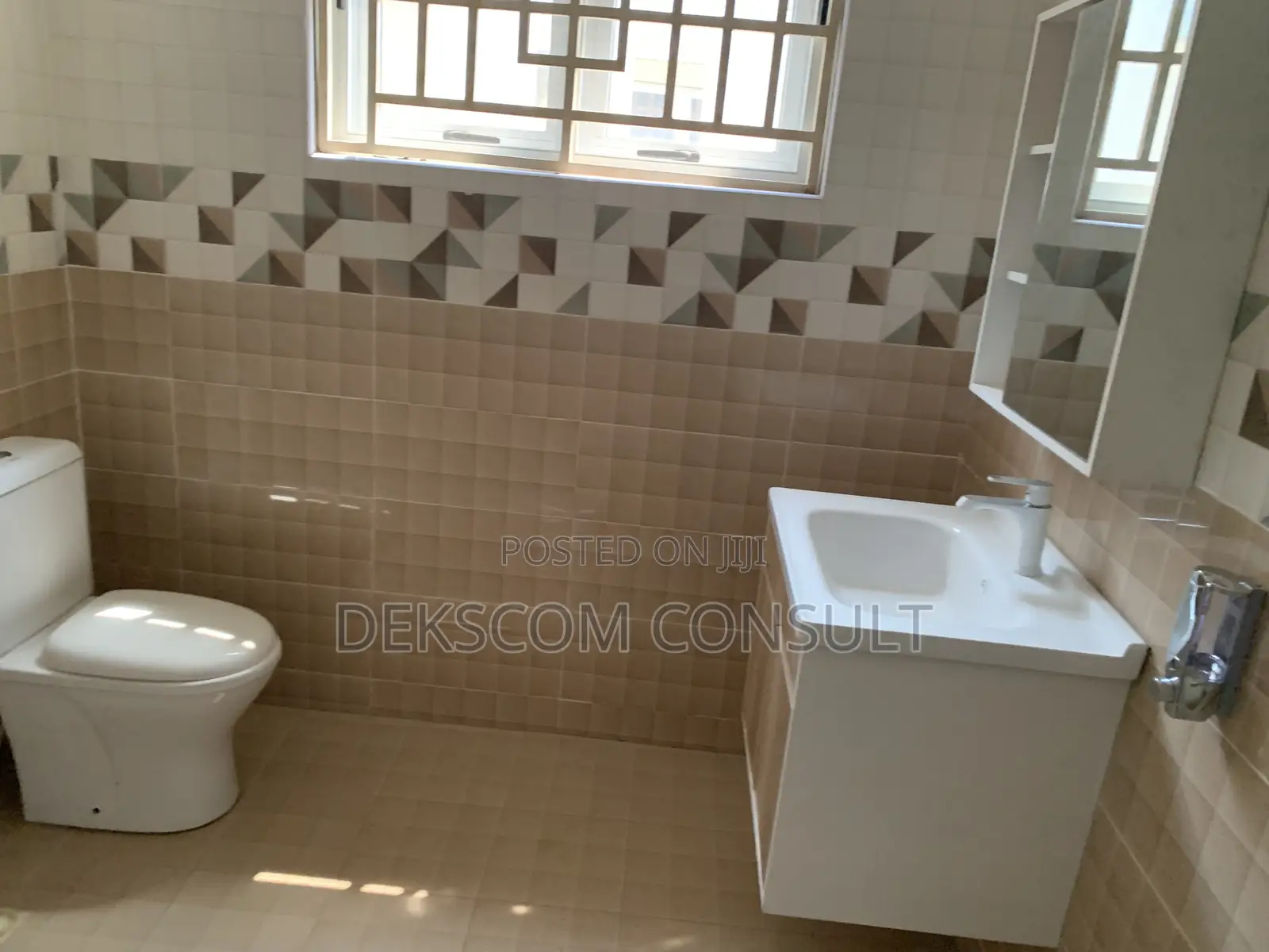 4bdrm House in Oyibi for sale