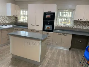 4bdrm House in Oyibi for sale