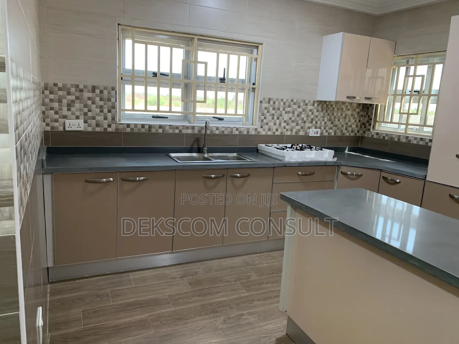 4bdrm House in Oyibi for sale