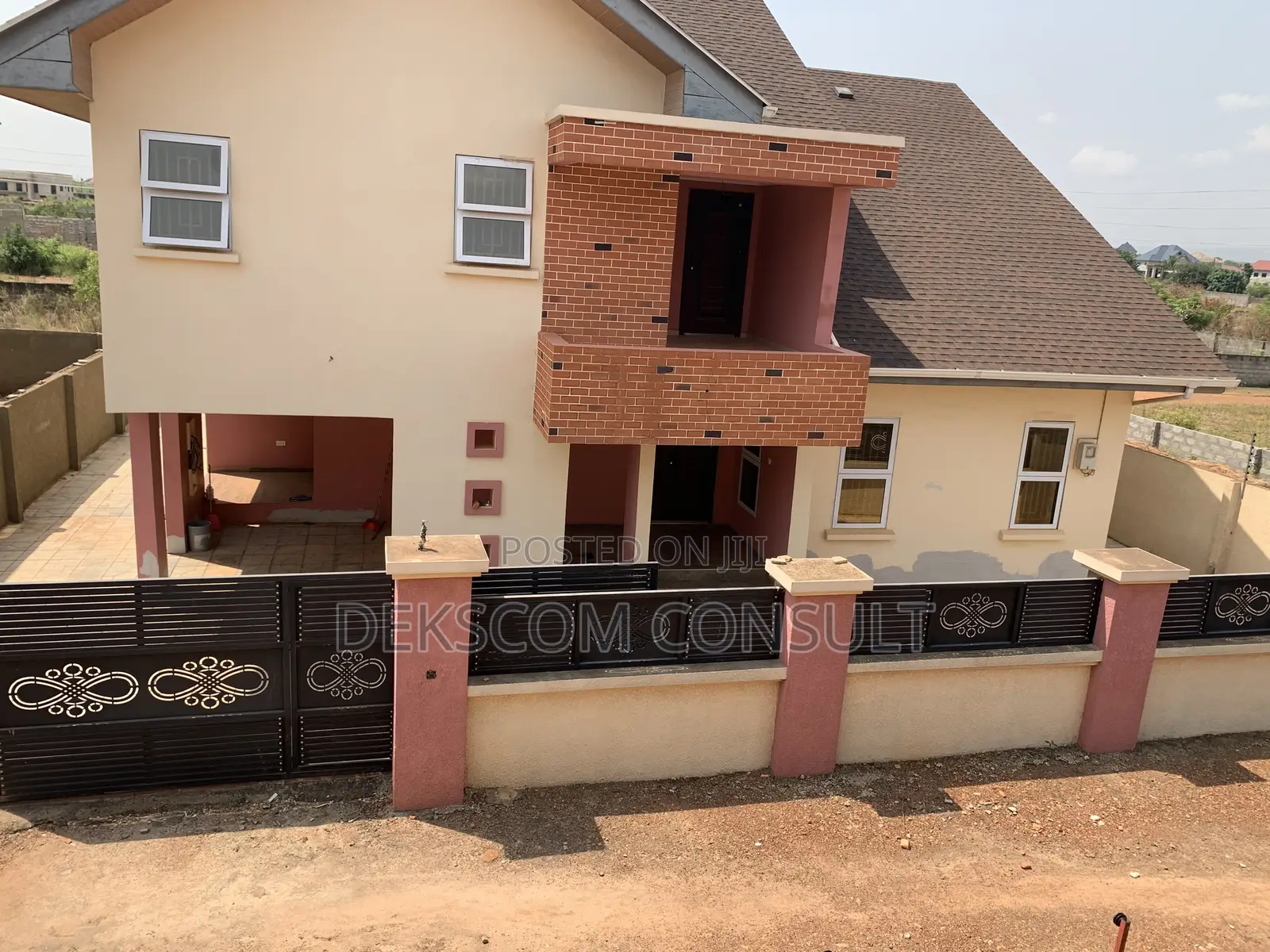 4bdrm House in Oyibi for sale