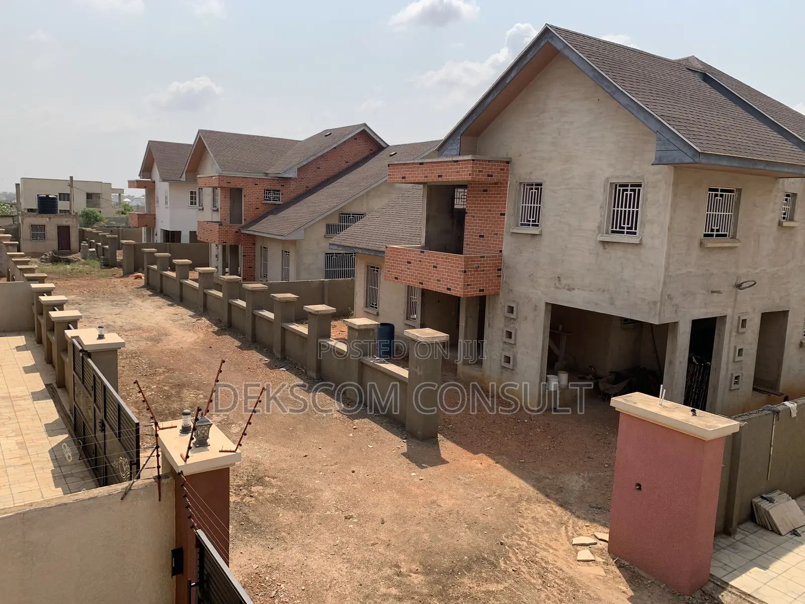 4bdrm House in Oyibi for sale