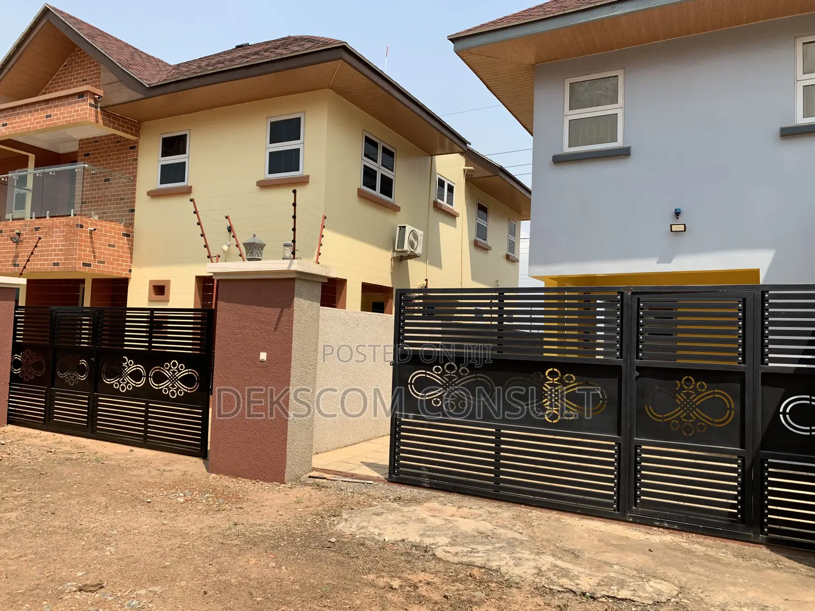 4bdrm House in Oyibi for sale