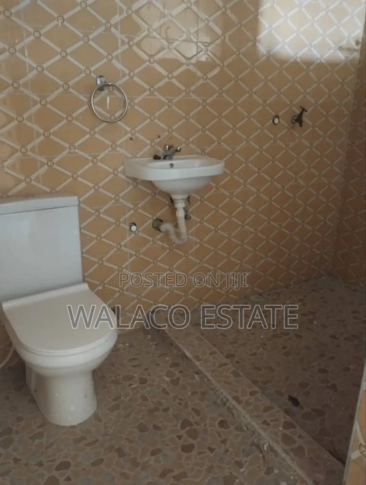 3bdrm Shared Apartment in Mallam for rent