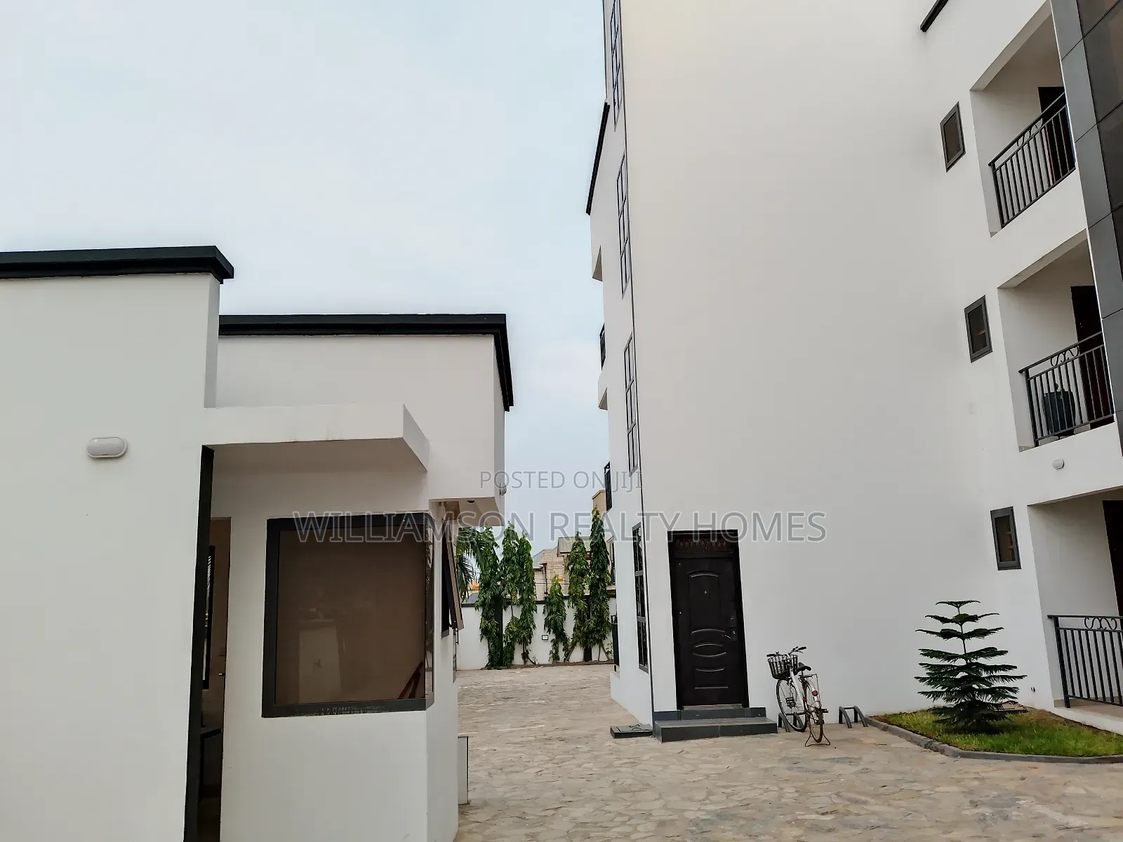 2bdrm Apartment in Community 18 Area, Spintex for rent