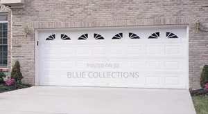 Canadian Automated Garage Door With Ark Fanlight