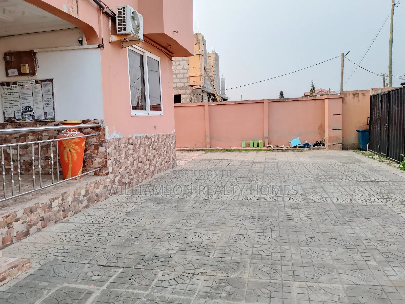 Ultra Modern Fully Furnished 1 Bedrm Apt,Spintex