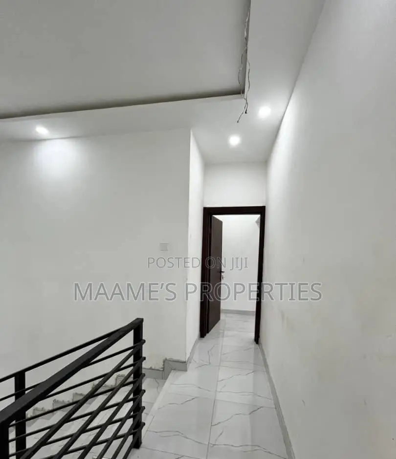 3bdrm Duplex in Pokuase for sale