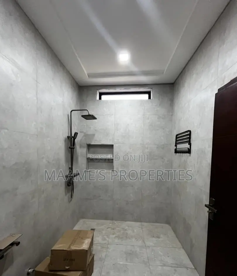 3bdrm Duplex in Pokuase for sale