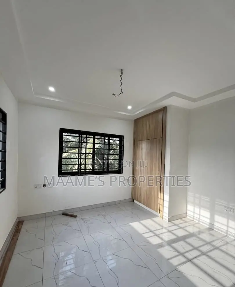 3bdrm Duplex in Pokuase for sale