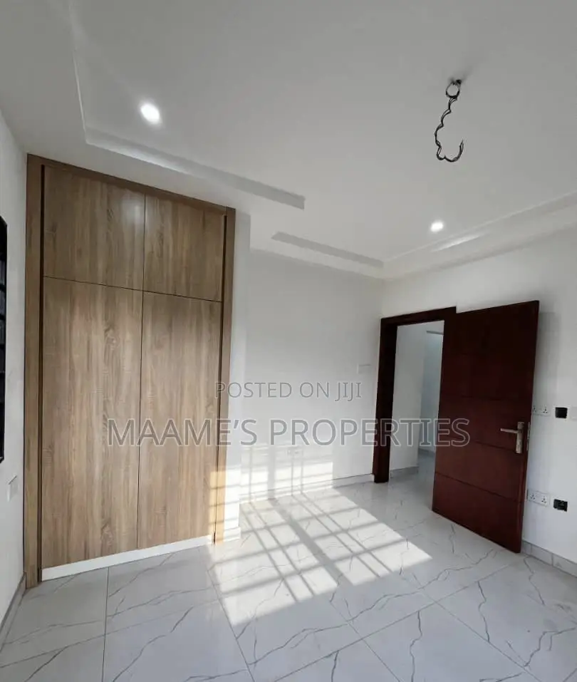 3bdrm Duplex in Pokuase for sale