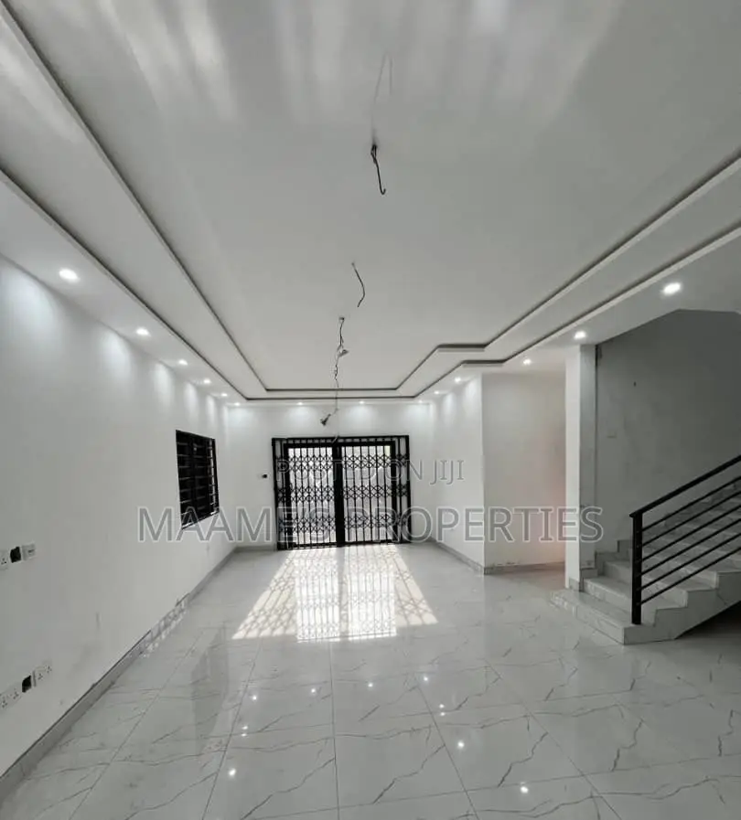 3bdrm Duplex in Pokuase for sale