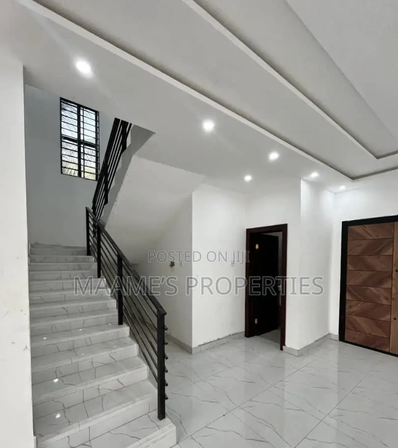 3bdrm Duplex in Pokuase for sale