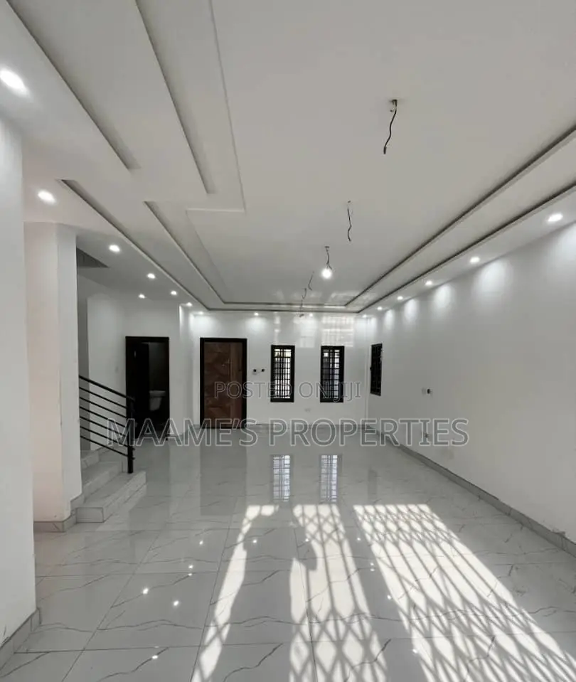3bdrm Duplex in Pokuase for sale