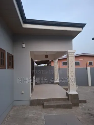 5bdrm House in Community 11 Tema for rent