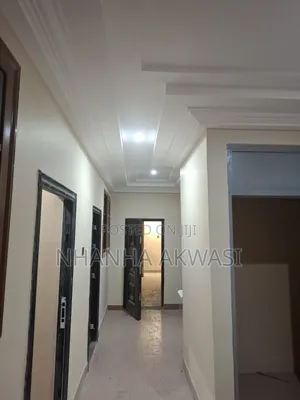 5bdrm House in Community 11 Tema for rent