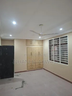 5bdrm House in Community 11 Tema for rent