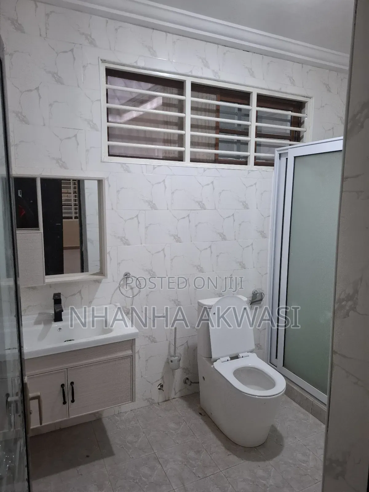 5bdrm House in Community 11 Tema for rent