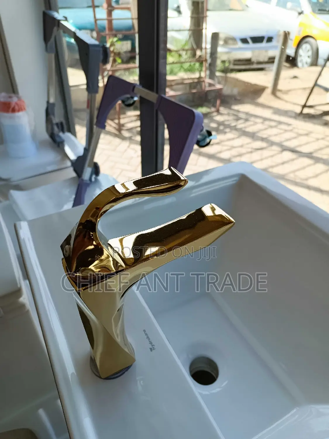 Golden Basin Tap / Faucet. Ne-985