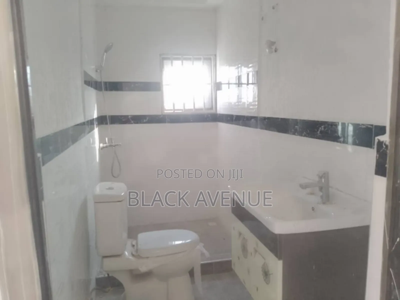 3bdrm House in Cedar'S Estate, School Junction for sale