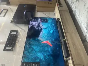 Shape Display UHD Smart 50”UR73