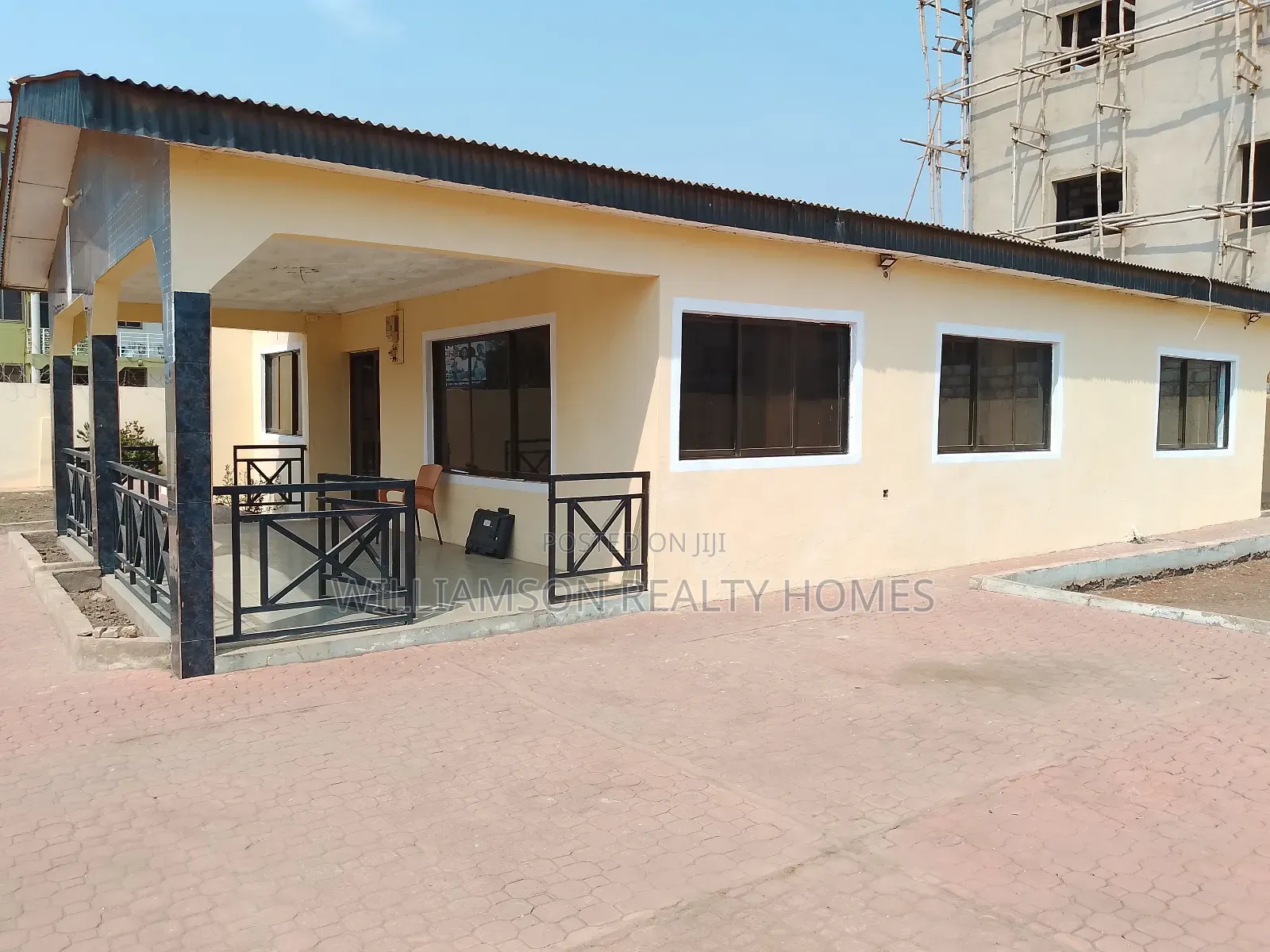 5bdrm House in Baatsonaa Total Area, Spintex for rent