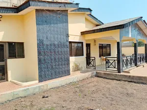 5bdrm House in Baatsonaa Total Area, Spintex for rent