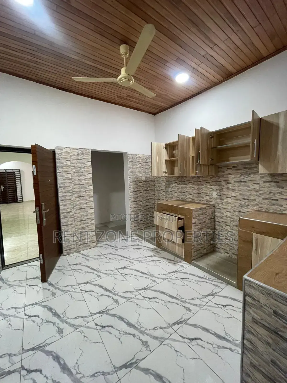 Mini Flat in Rent Zone Properties, Adenta for rent