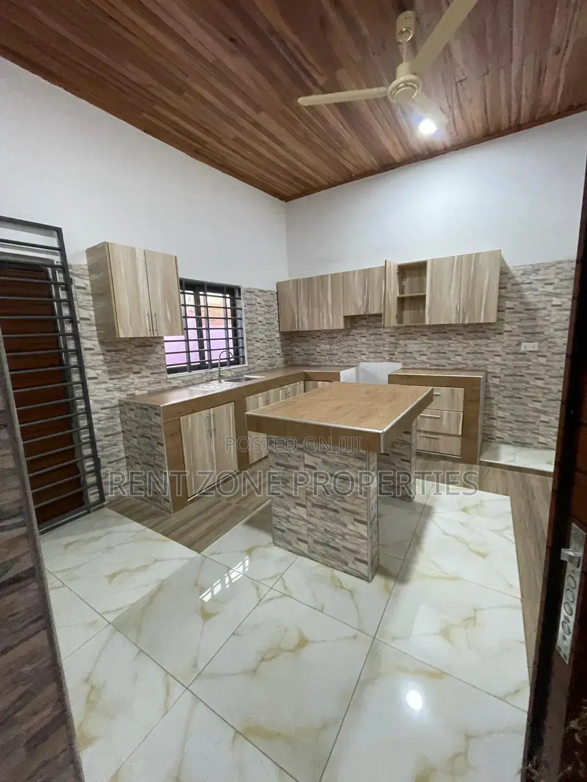 Mini Flat in Rent Zone Properties, Adenta for rent