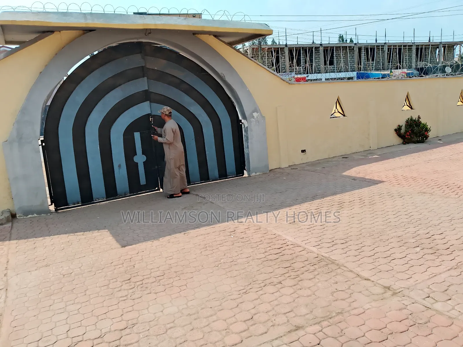 5bdrm House in Baatsonaa Total Area, Spintex for rent