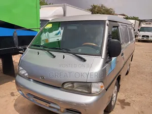 Hyundai H-100 2004 Silver
