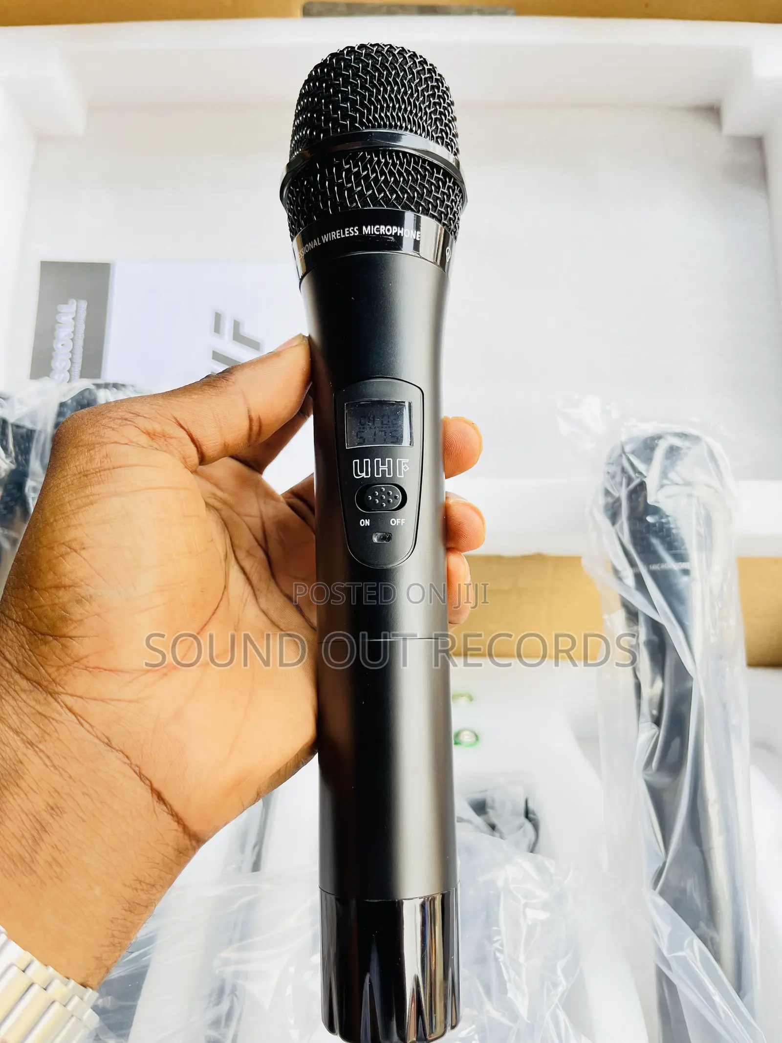 Pro 4in1 Behringer Wireless Microphone