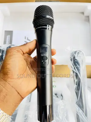 Pro 4in1 Behringer Wireless Microphone