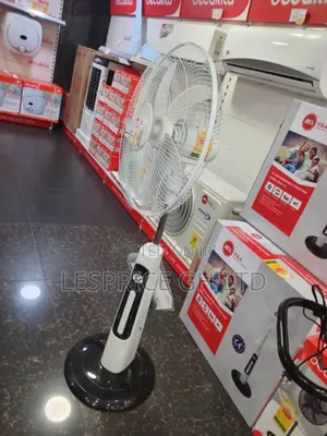 H a 18" Fan: USB Output for Mobile Charging
