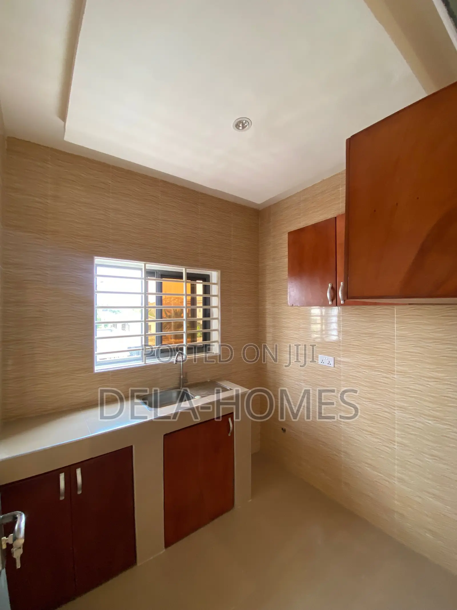 Newly Built Chamber N Hall Sc for Rent at Adenta 