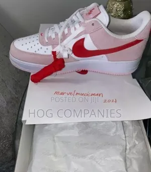 Nike Air Force 1 07 Sneakers