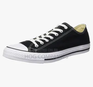 Black Chuck Taylor Converse Canvas
