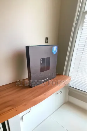 New Samsung Galaxy Z Fold 5 256 GB Rose Gold
