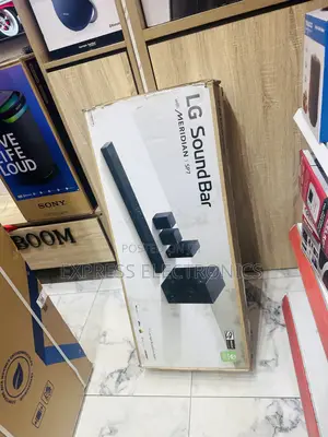 Cinematic Soundbar With Rear LG SP7
