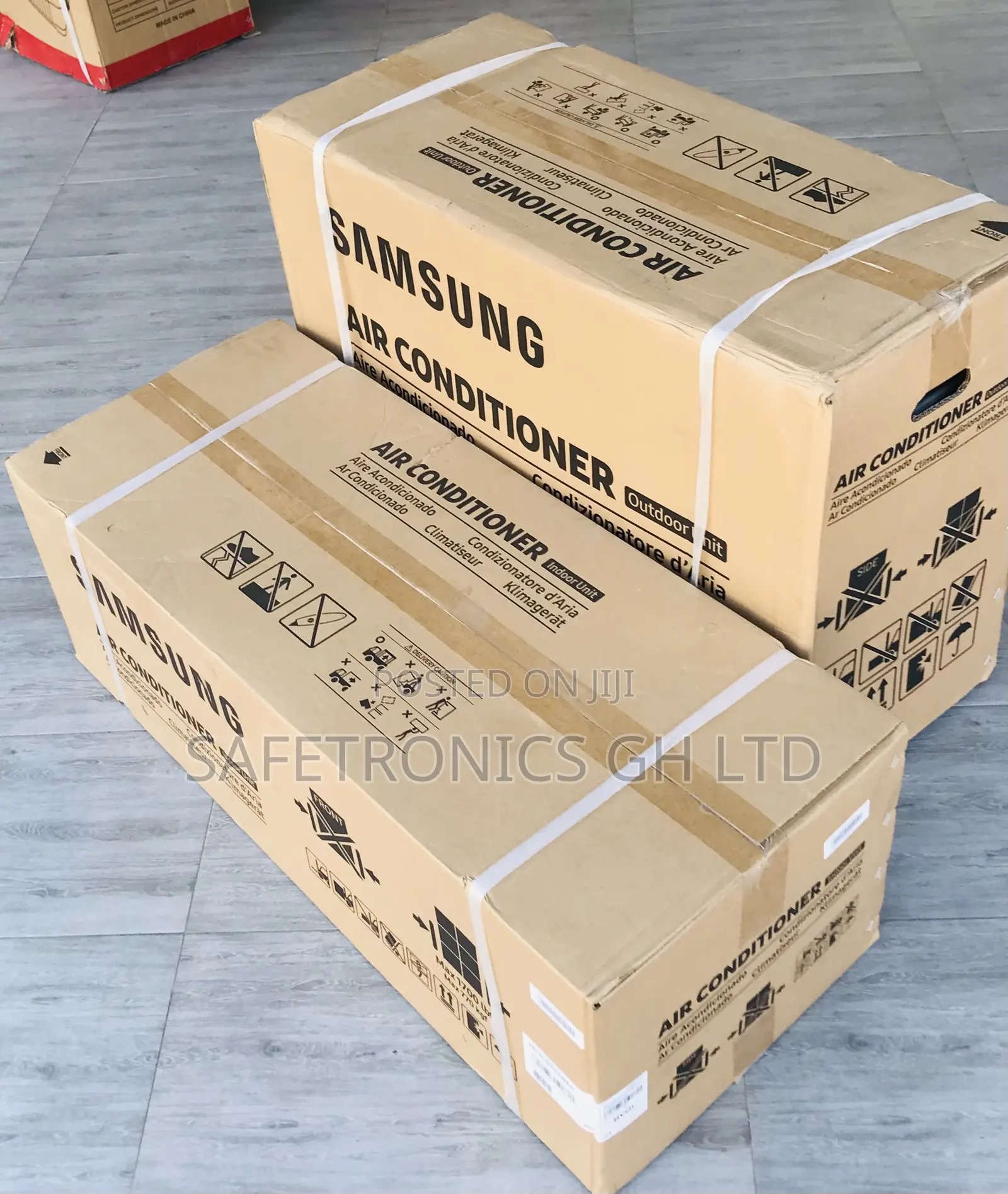 Samsung Eco-Friendly 1.5 Horsepower White R410 AC