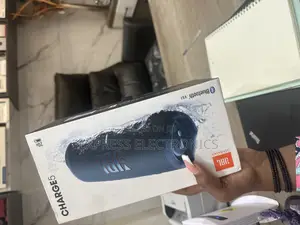Waterproof and Dust Proof Bluetooth Speaker Charge 5