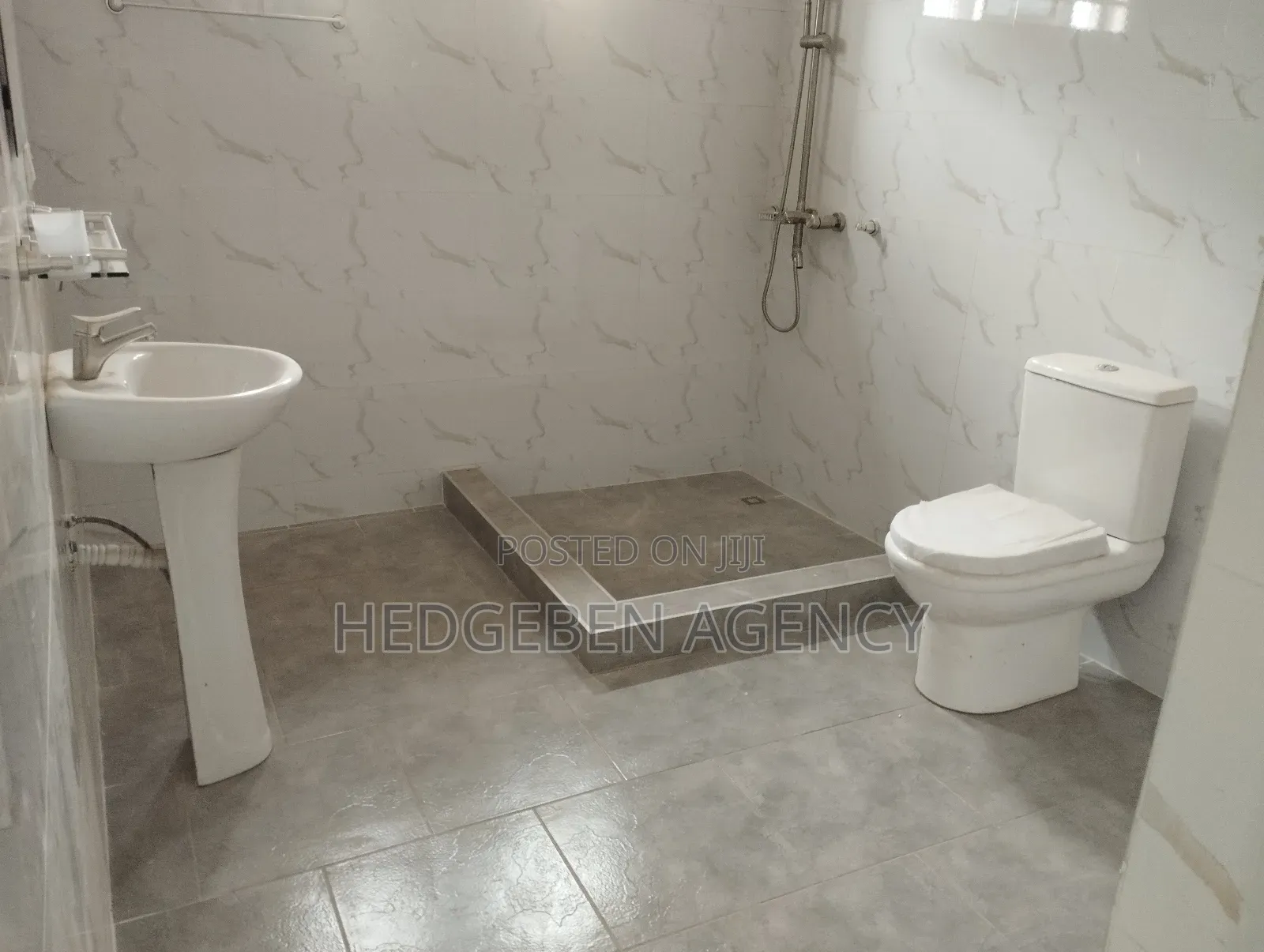 2bdrm Apartment in Oyibi for rent