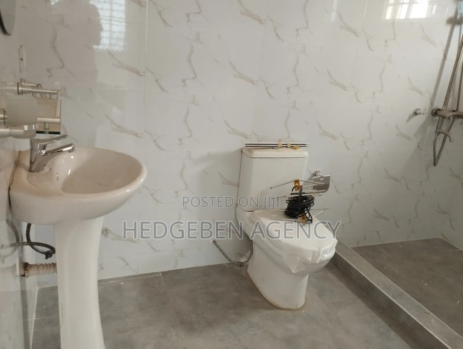 2bdrm Apartment in Oyibi for rent